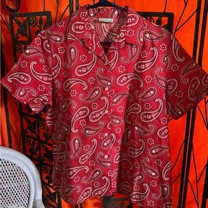 Women's Red Paisley Short-Sleeve Button-Down Shirt